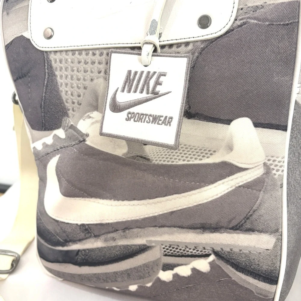 Vintage Nike Sportswear Messenger Bag Grey White Graphic Sneaker Retro Crossbody